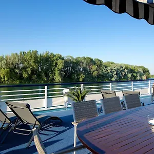 Bateau A Quai Le Chardonnay Hotel Aviñón